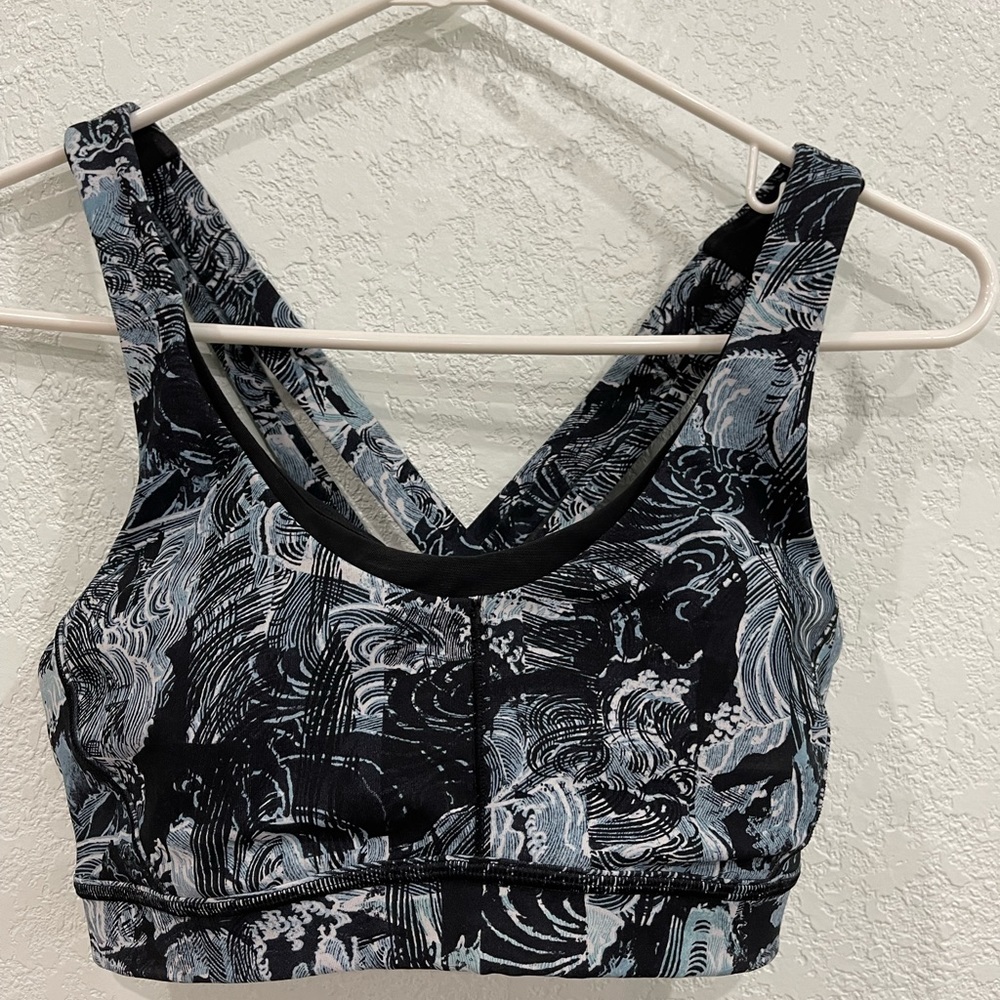 Lululemon sports bra